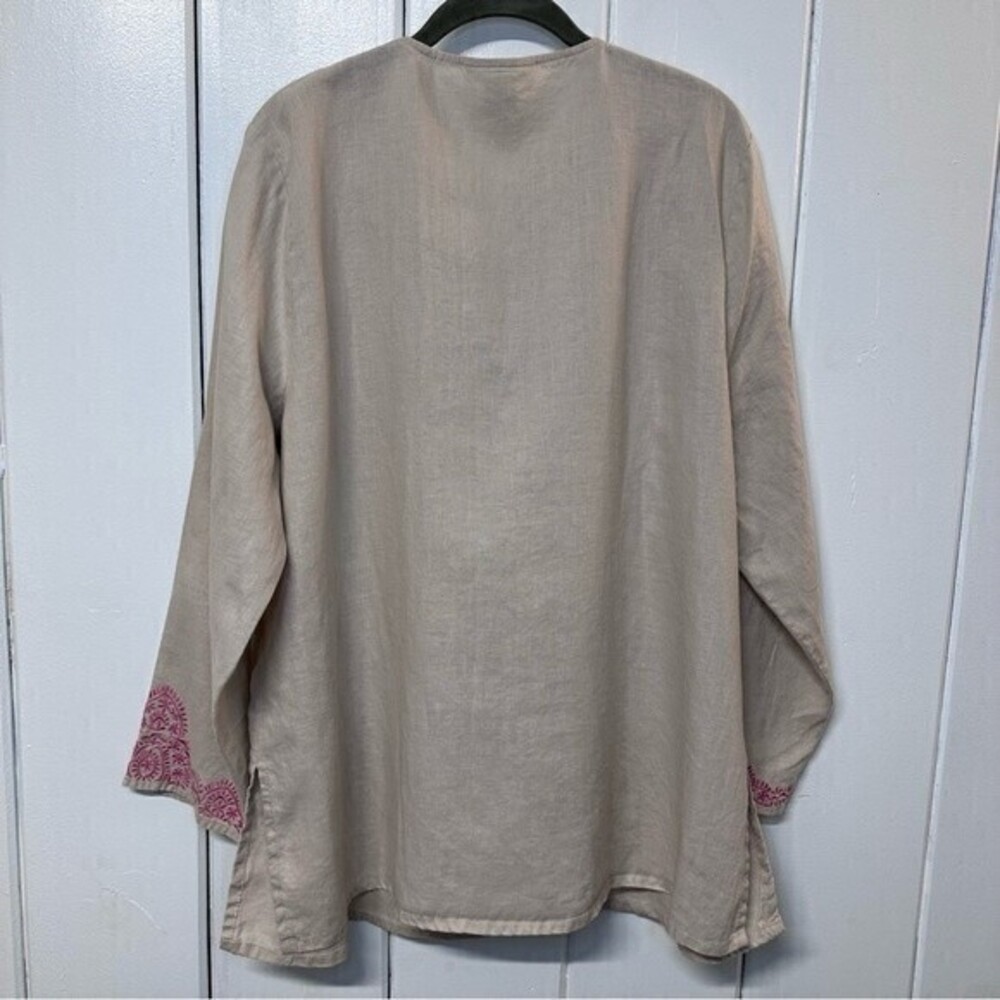 Susan‎ Bristol Women’s Tunic w/Embroidered Beaded details, Size 2X, Beige - Picture 2 of 7